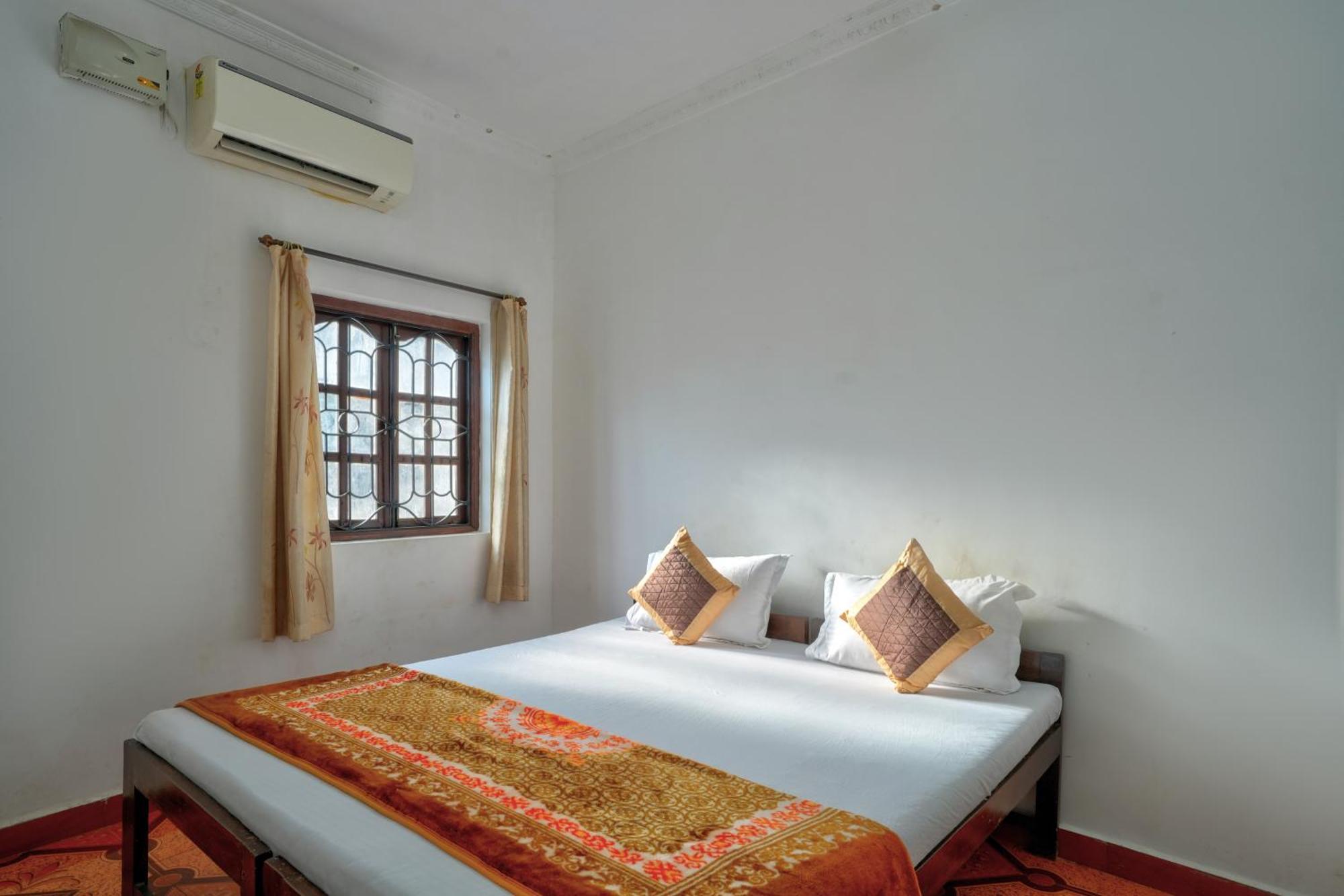 Om Sai Guest House Calangute Exterior foto
